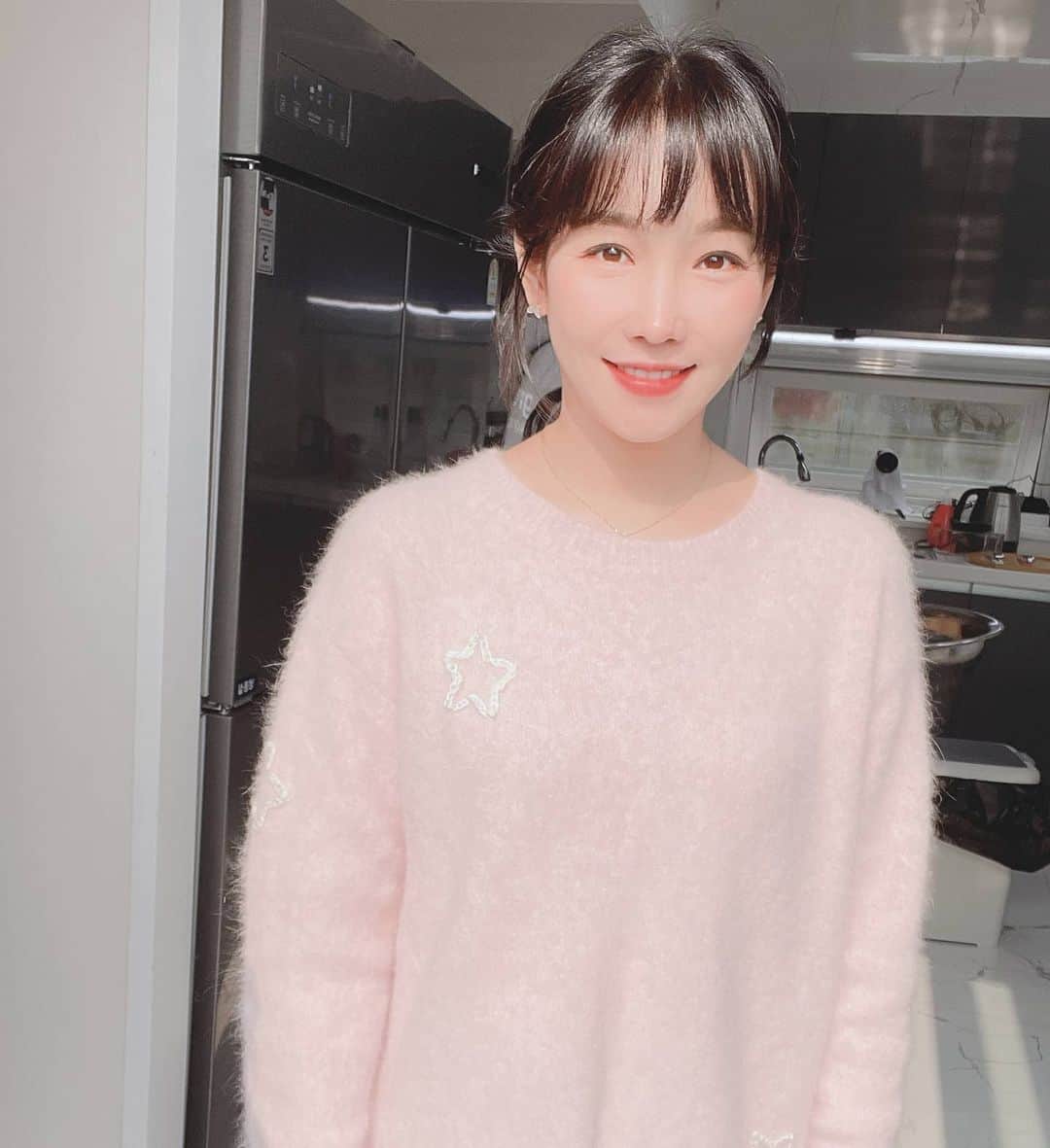 イ・ユリのインスタグラム：「#이유리#편스토랑#맘카페#나어떡해」