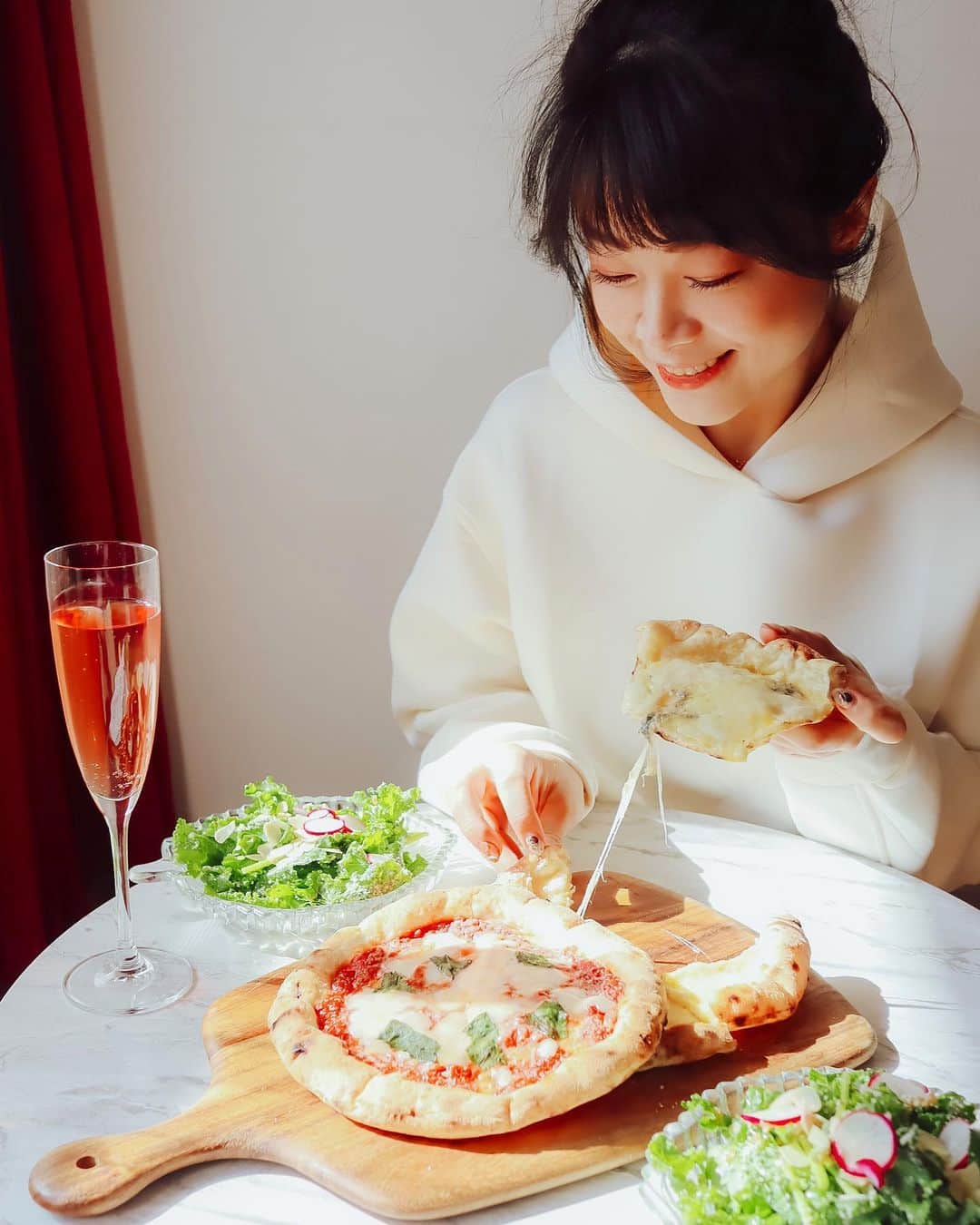 Kozue Kawabeさんのインスタグラム写真 - (Kozue KawabeInstagram)「おうちイタリアン♪ あ、今日は恵方巻きです。 おうち時間楽しむ工夫続けています✨ ㅤㅤㅤㅤㅤㅤㅤㅤㅤㅤㅤㅤㅤ ㅤㅤㅤㅤㅤㅤㅤㅤㅤㅤㅤㅤㅤ ㅤㅤㅤㅤㅤㅤㅤㅤㅤㅤㅤㅤㅤㅤㅤㅤㅤㅤㅤㅤㅤㅤㅤㅤㅤㅤㅤㅤㅤㅤㅤㅤㅤㅤㅤㅤㅤㅤ #ピザ #イタリアン #グルメ女子 #美味しいもの好きな人と繋がりたい #グルメ好きな人と繋がりたい #レストラン #ディナー #pizza #京都 #kyoto #焼き立てピザ #東京女子部 #タビジョ #いっぱい食べる君が好き #食べスタグラム #yummy #グルメ好き #グルメ巡り #ユニジョ #ルームウェア #冷凍ピザ #お取り寄せ #おうちカフェ #おうちレストラン #おうちごはん #ランチ #グルメ女子 #デリバリーㅤ ㅤㅤㅤㅤㅤㅤㅤㅤㅤㅤㅤㅤㅤ」2月2日 19時31分 - miyaco8
