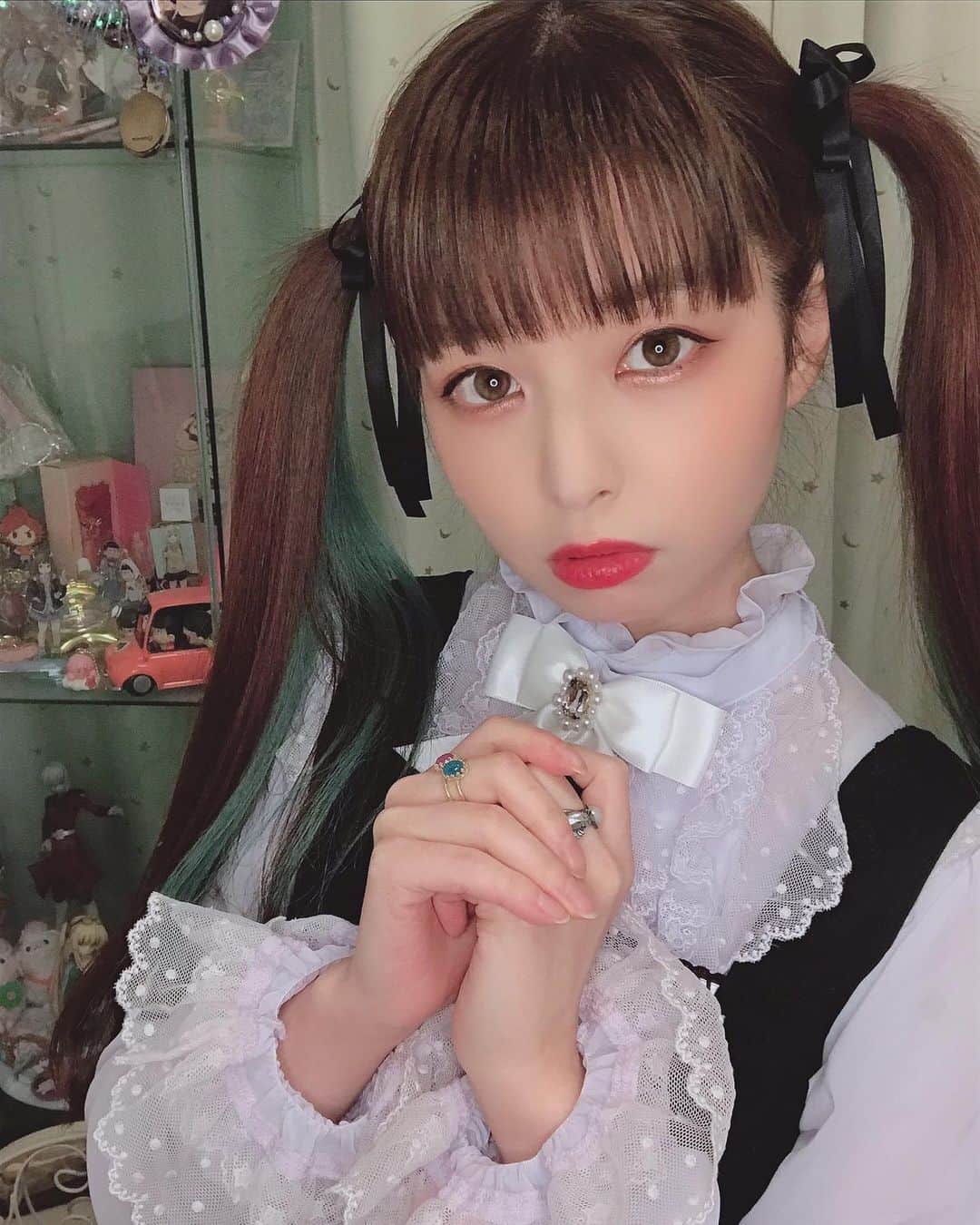 春奈るなのインスタグラム：「ツインテ💜💜  #ツインテールの日  #twintales  #2月2日  #feb2nd」