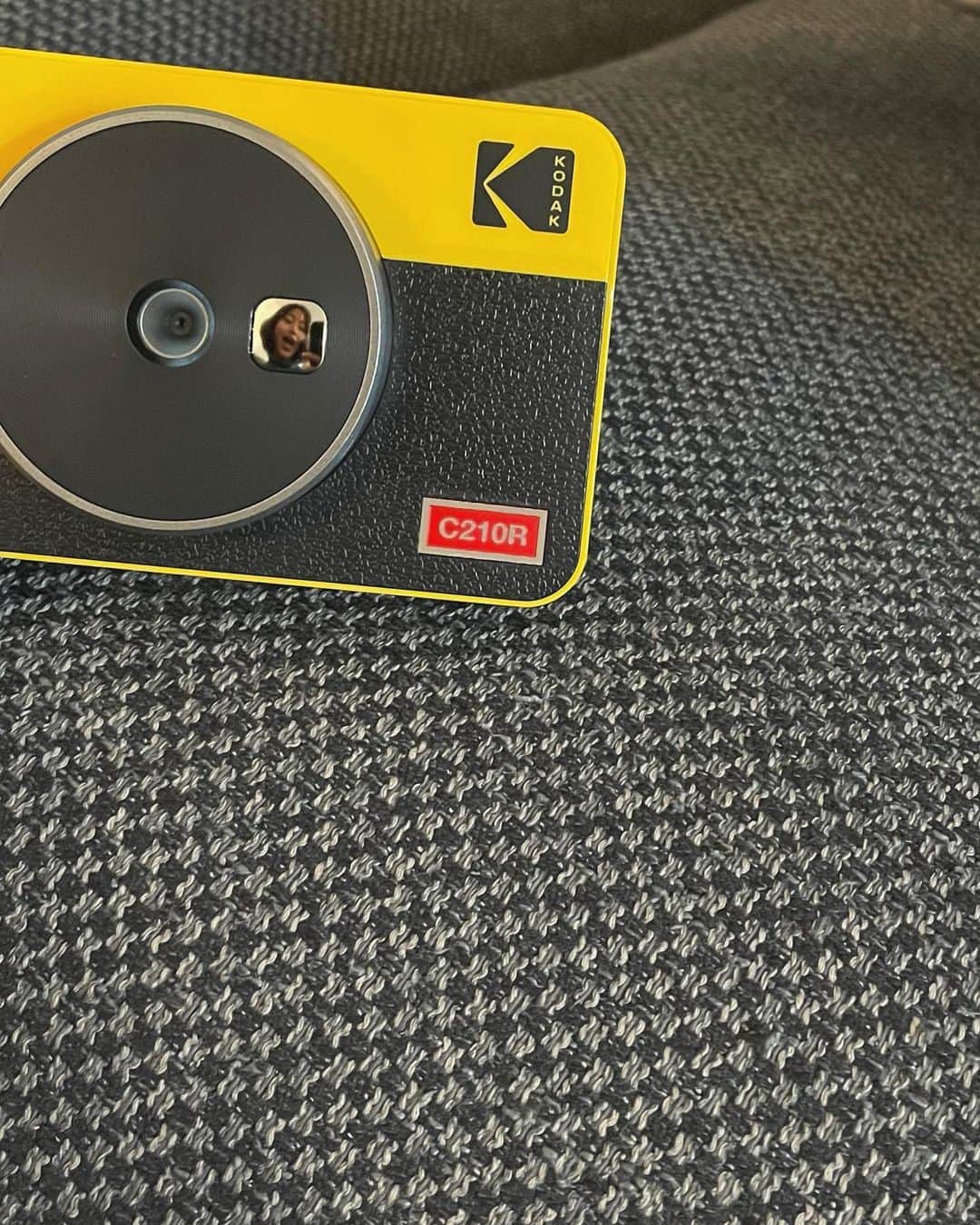 パン・ソヨンのインスタグラム：「. 🛵 #kodak #코닥 #넌 #너무예뻐」