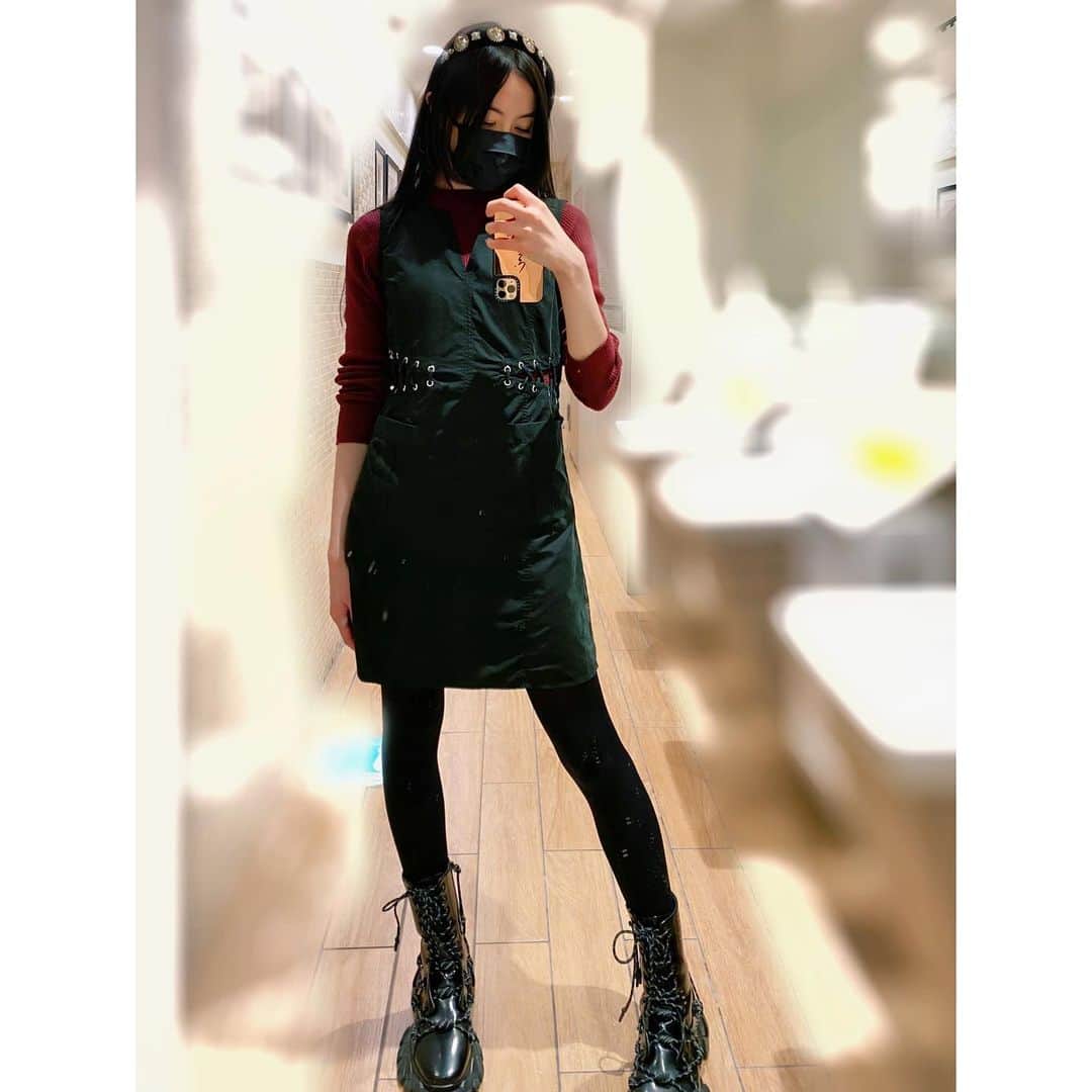 齋藤明里のインスタグラム：「. ほぼ真っ黒 .」