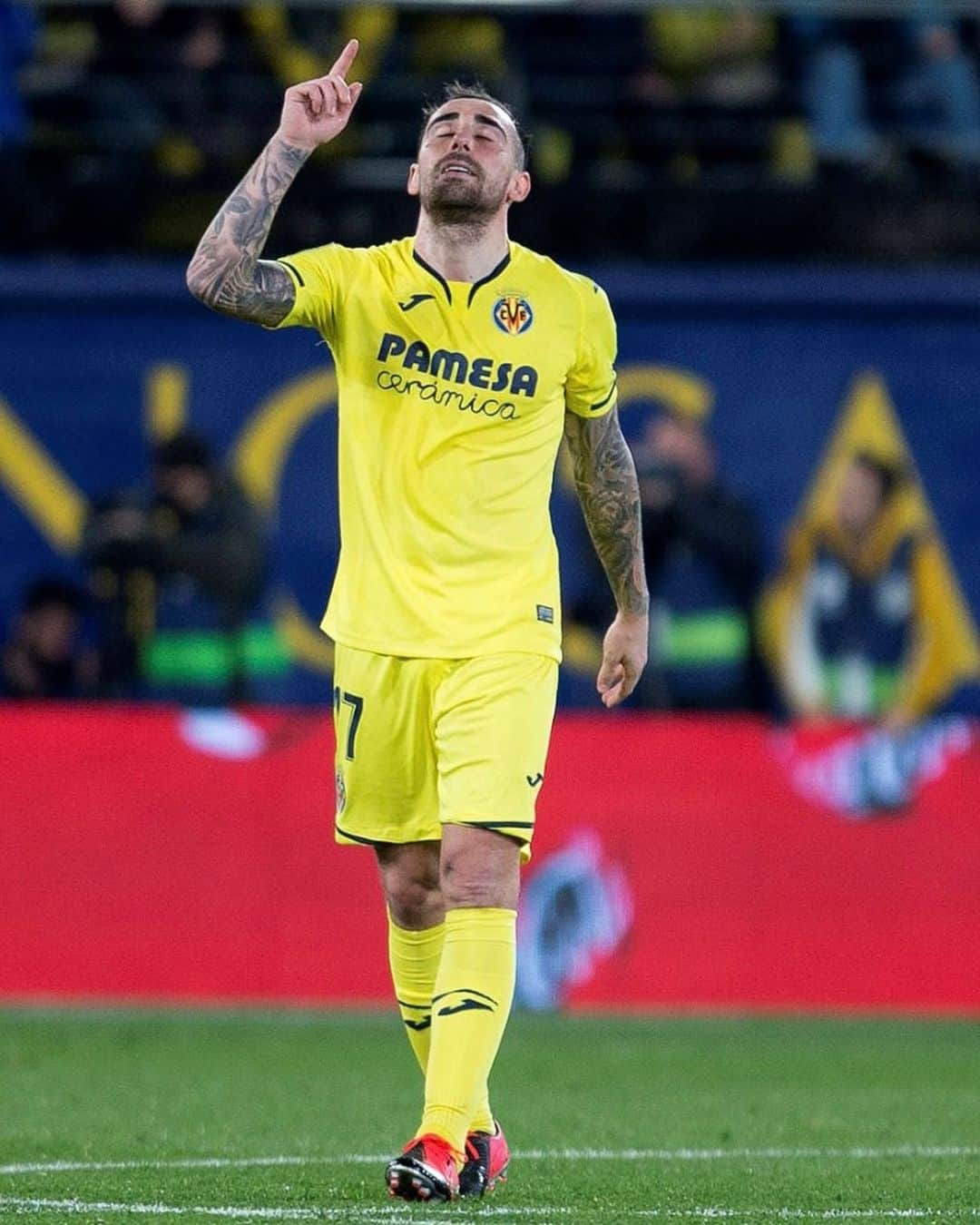 LFPさんのインスタグラム写真 - (LFPInstagram)「💛 𝗗𝗘𝗕𝗨𝗧 & 𝗚𝗢𝗔𝗟 💛  🔙 #OnThisDay 1⃣ year ago, @paco93alcacer made a goalscoring debut in @villarrealcf colours!  🔙 #TalDíaComoHoy, hace 1⃣ año, #Alcácer debutó e hizo su primer tanto con la camiseta del #Villarreal.  #LaLiga #LaLigaSantander #Football #Goals」2月2日 19時52分 - laliga