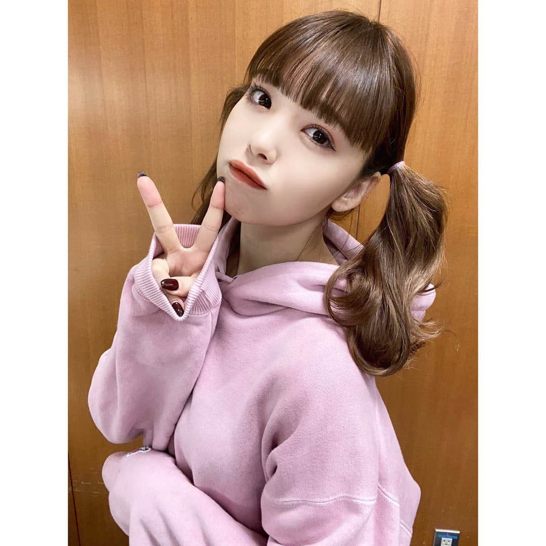 藤田ニコル（にこるん）さんのインスタグラム写真 - (藤田ニコル（にこるん）Instagram)「ツインテールの日だってさ。 収録終わりにツインテールしてもらった🥰🐰♥️」2月2日 20時07分 - 2525nicole2