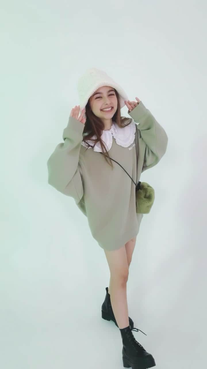 のインスタグラム：「嬉しいプチプラアイテムをご紹介❣️ ViVi3月号　 「週3使える神アイテム」企画から、 莉菜がSPINNSのえり付きブラウスを着回したよ❤️ 気温やTPOに合わせてコーデをガラッと変えながら、 週に3回は使えちゃう着回し力抜群のアイテムを紹介しているよ🎀 ぜひ保存してコーデの参考にしてみてね🥰 @lina_arashi  #vivi #vivi3月号 #嵐莉菜 #えり付き #ブラウス #ブラウスコーデ #spinns #スピンズ #スピンズコーデ #着回しコーデ #着回し #着回しアイテム #春 #春コーデ  #カジュアルコーデ #チェックシャツ #アウター #春服 #春服コーデ #トレンドコーデ #トレンドアイテム #レザージャケット #カーディガン #スウェット #スウェットコーデ #バケットハット」