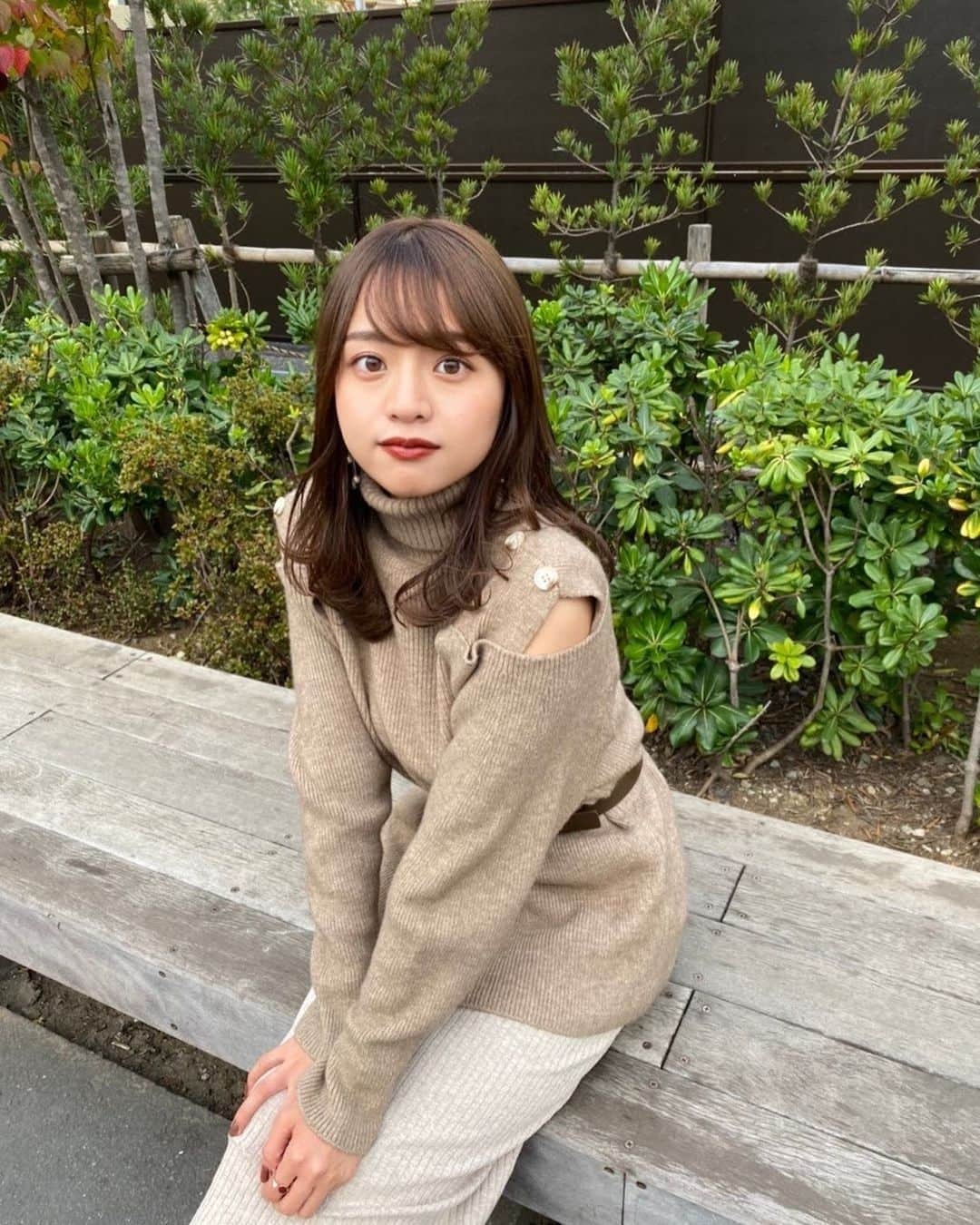 森山紗希さんのインスタグラム写真 - (森山紗希Instagram)「謎の面持ち どうせお腹すいたとか考えてる🍩🥩  #ベージュカラー #ベージュコーデ #ワントーンコーデ #ベージュ #ニット #zara #zarawomen #過去pic」2月2日 20時16分 - morisaki0404