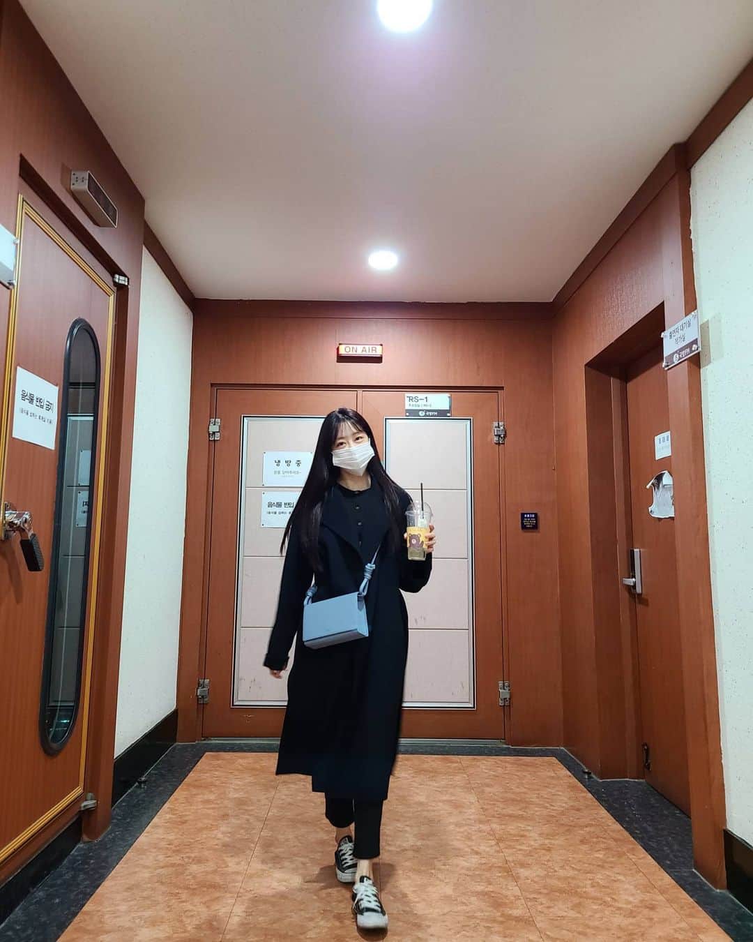 ユジョンのインスタグラム：「오늘도 즐거웠어요 ♥︎ 그럼 전 이만 퇴근 총총총..♡」
