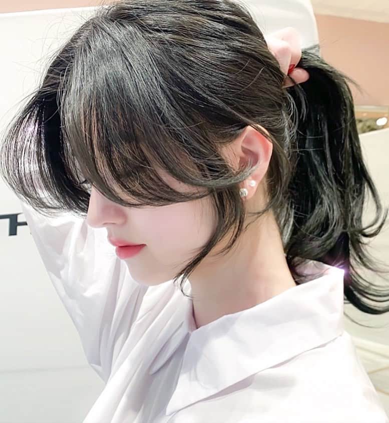 原涼香のインスタグラム：「𝐅𝐚𝐜𝐞 𝐚𝐫𝐞𝐚 𝐜𝐮𝐭 盛れる横顔、 色気の出る小顔cut🖤 ㅤㅤㅤㅤㅤㅤㅤㅤㅤㅤㅤㅤㅤ」