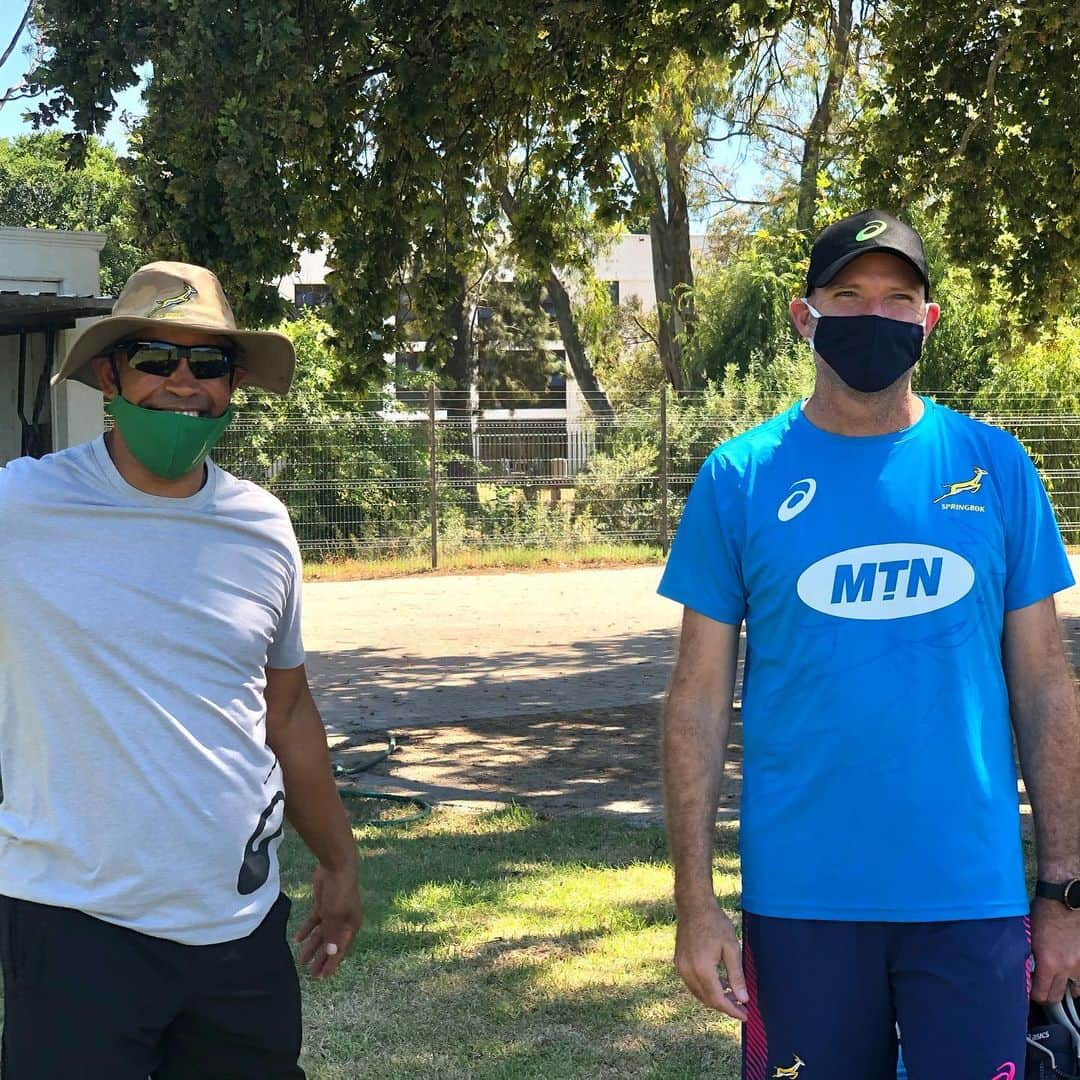 ラグビー南アフリカ代表さんのインスタグラム写真 - (ラグビー南アフリカ代表Instagram)「The Springbok Women wrap up a productive training session in Stellenbosch under the watchful eye of coach Stanley Raubenheimer and Springbok coaches Jacques Nienaber and Daan Human 🏉💪🏼」2月2日 20時25分 - bokrugby