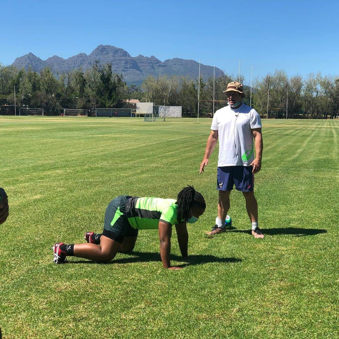 ラグビー南アフリカ代表さんのインスタグラム写真 - (ラグビー南アフリカ代表Instagram)「The Springbok Women wrap up a productive training session in Stellenbosch under the watchful eye of coach Stanley Raubenheimer and Springbok coaches Jacques Nienaber and Daan Human 🏉💪🏼」2月2日 20時25分 - bokrugby