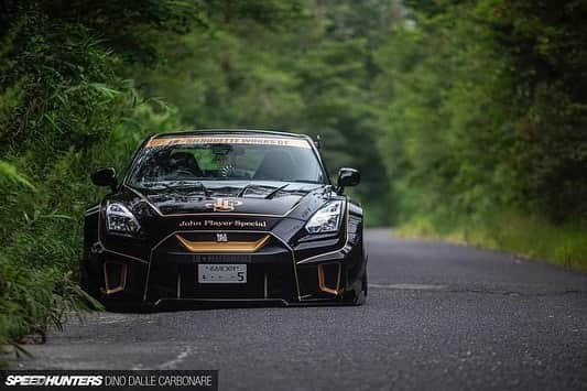 のインスタグラム：「LIBERTY WALK 　　LBWK LB-silhouette work’s gtr r35 jps speedhunters Pic😊 @thespeedhunters  @nissan  @nissanjapan  @fiexhaust  @bride  #jps #lbperformance #r35 #gtr#speedhunters #nicepic#nicepicture #nissangtr#r35#bride#lbwk #libertywalk#ld97forged #widebody#stancenation#widebody#black #ltmw#madmike」