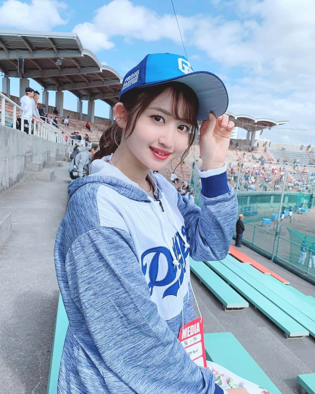 沢井里奈さんのインスタグラム写真 - (沢井里奈Instagram)「⠀ ⠀ 昨日からキャンプスタートしましたね⚾️🌸 　 選手の皆様が怪我なく 駆け抜けられますように！！ 　 今年は無観客ではありますが、 配信があったりするので 嬉しいですね、、🥺💕💕 　 ‪去年は初めてキャンプに行けて ‪嬉しかったな〜🏝🌺✨ 　 　 #dragons #沖縄キャンプ #過去pic」2月2日 20時33分 - sawairina