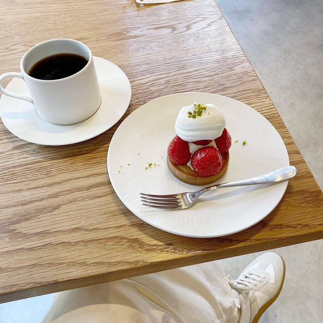 ryokoさんのインスタグラム写真 - (ryokoInstagram)「▪︎ . 苺の美味しい季節 . . .」2月2日 20時45分 - ryo___ka