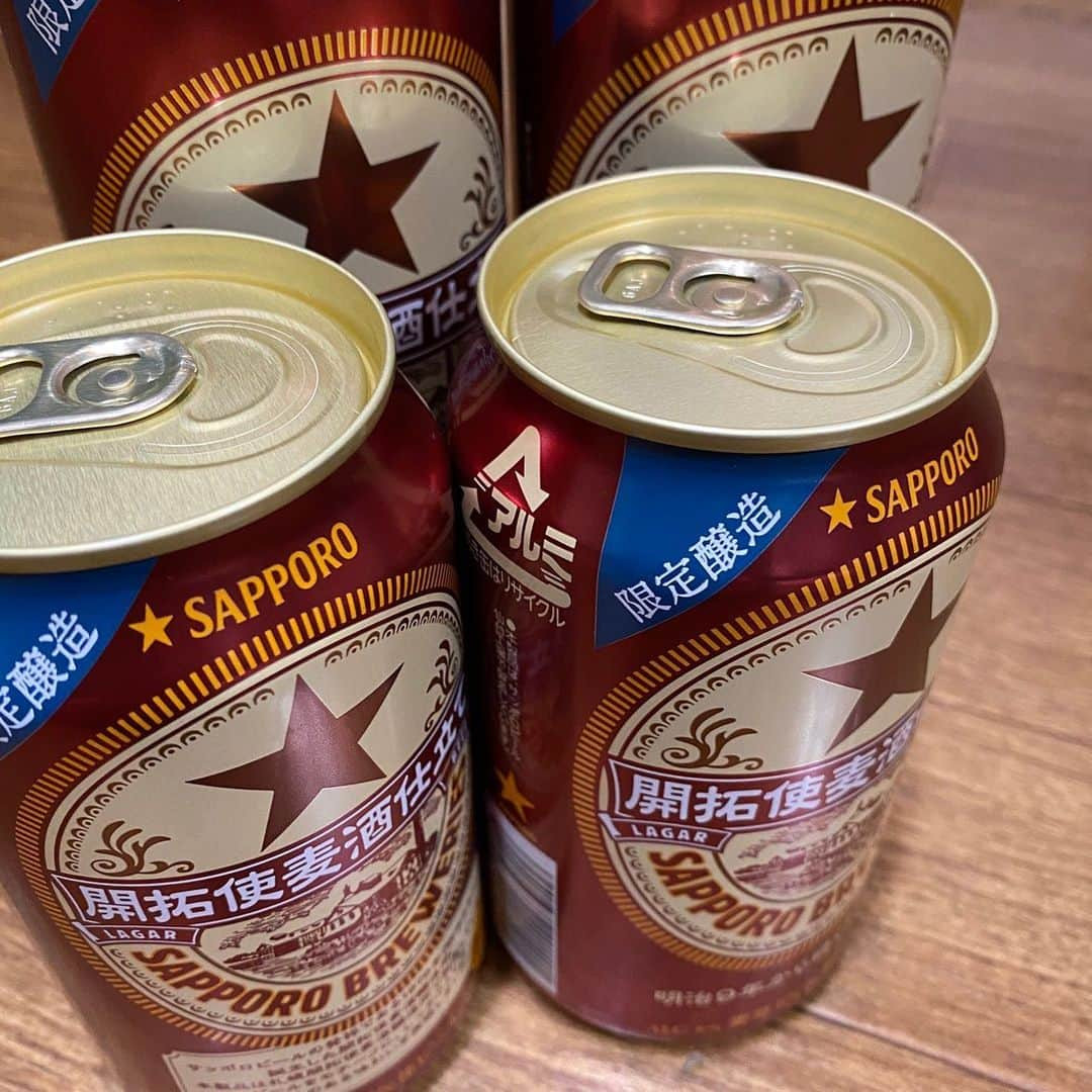 うまかもんだいにんぐ神無のインスタグラム：「サッポロコレクション⭐2021🍻　  うわさのビール🍻サッポロ 開拓使麦酒仕立て🤪❣️麦芽100%‼️ ファミリーマート限定😆💡  #開拓使麦酒仕立て #LAGAR #LAGER #EじゃなくてもAじゃないか #晩酌 #楽しみ #うわさのビール #サッポロコレクション #サッポロコレクション2021 #サッポロビール #片町 #パリキング」