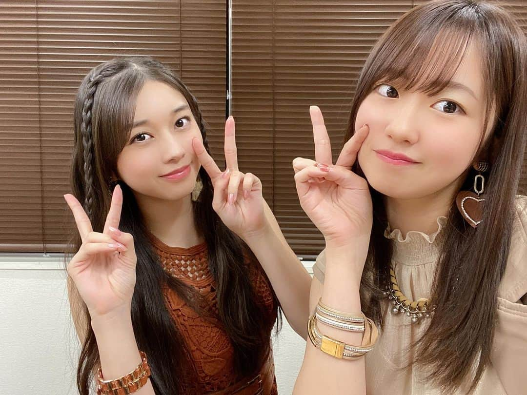 野中美希さんのインスタグラム写真 - (野中美希Instagram)「本日は同期の牧野真莉愛ちゃん @maria_makino.official のお誕生日🎂Happy Birthday！いつもたくさんお話してくれてありがとう✨20歳たのしんでねんだいすき！ . 2枚目の写真、ブログにも載せたのですが…、ほんとうに幼い(中学生)👶！ . #helloproject#morningmusume21#牧野真莉愛 ちゃん#まりあんLOVEりん#大人まりあ#野中美希#ちぇる#おめでとう#㊗️」2月2日 20時59分 - miki_nonaka.official