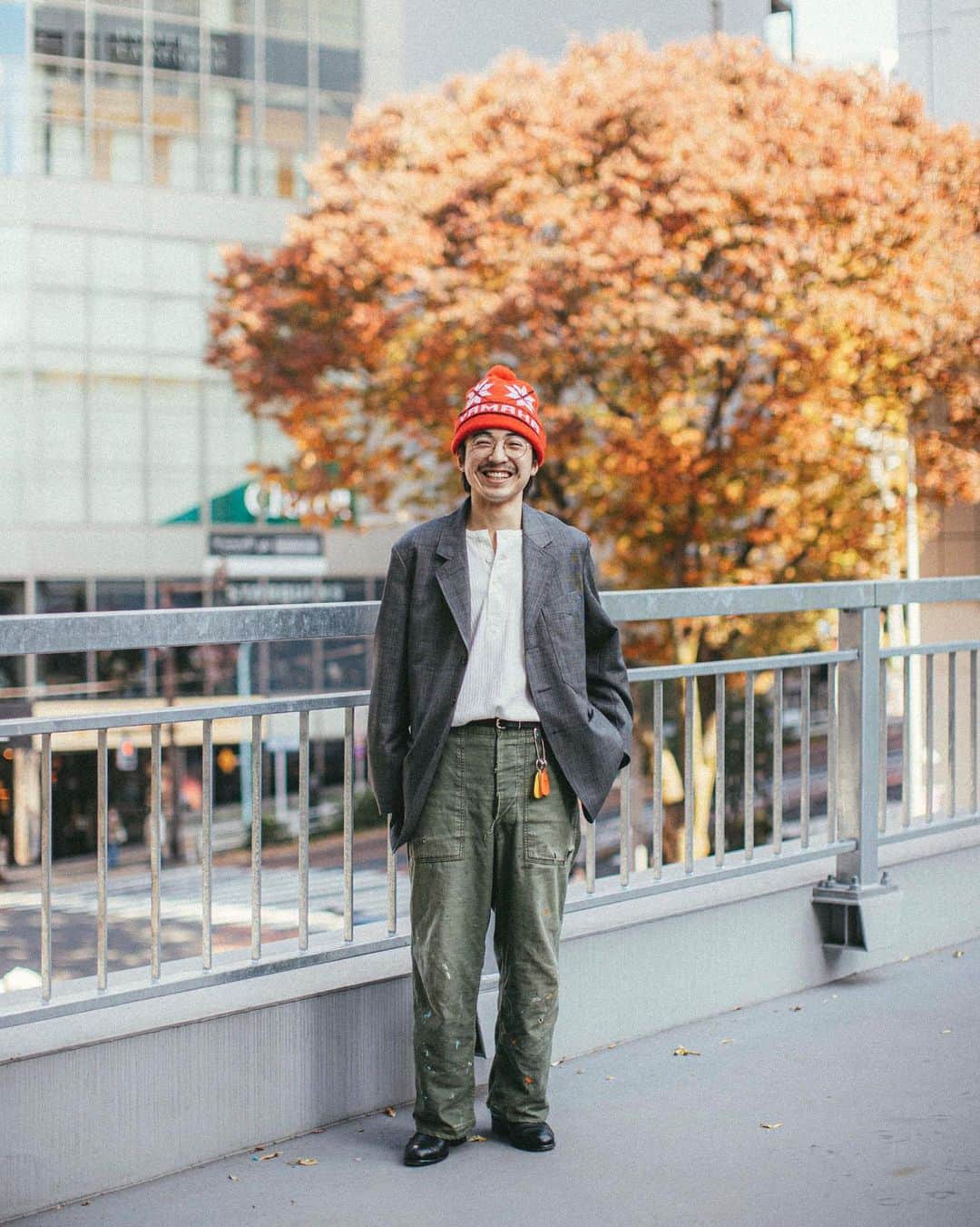 POPEYE_Magazineさんのインスタグラム写真 - (POPEYE_MagazineInstagram)「キレイな格好をしたいってわけじゃなくていつもの服にテーラードジャケットを合わせたいってだけなんだ。この３人もほら、ジャケットを脱いだらいつもの服装。みんなニット帽も個性が出ていていいね。  #popeyemagazine #stylesample」2月2日 21時00分 - popeye_magazine_official
