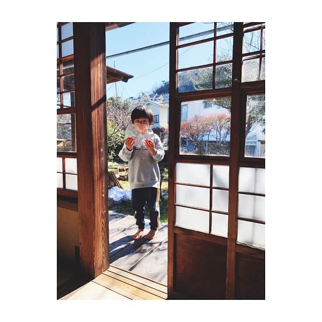 宇藤えみさんのインスタグラム写真 - (宇藤えみInstagram)「週末打ち合わせで @hiranotei_hayama へ。 居心地よくてホッと落ち着くわぁ。 息子は打ち合わせ中ずっと遊んでもらい楽しそうだった♪ ありがとうございます！  これからいろいろと楽しみだぁ。  #暮らし#古民家」2月2日 20時58分 - emiuto