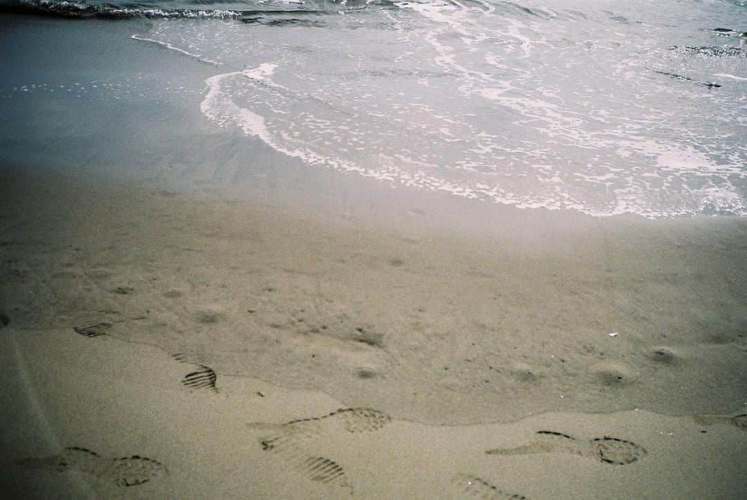 富田健太郎さんのインスタグラム写真 - (富田健太郎Instagram)「熱海の海。  #カレンダー #グッズロンT」2月2日 20時59分 - kentaro_tomita_
