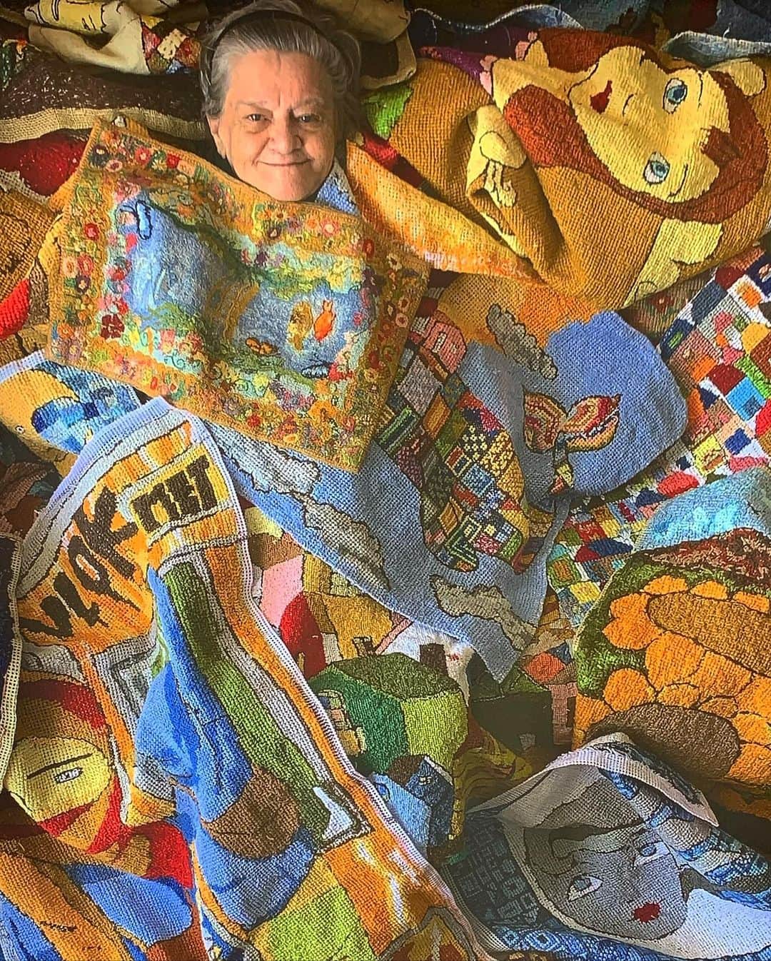 osgemeosのインスタグラム：「collaboration with our mom❤️ embroidery work. Colaboração com o trabalho de bordado de nossa mãe ❤️ Margarida L K Pandolfo, para a exposição #SEGREDOS na @pinacotecasp  Informações e ingressos apenas pelo site da Pina  #contemporaryart #embroidery #colors #mom」