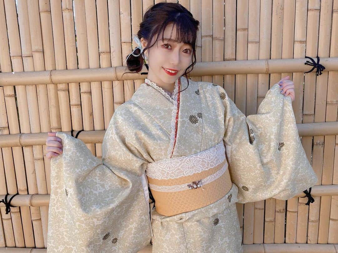 柏元萌華のインスタグラム：「着物👘💚 ひつじヘアしました🐑  #着物#アンティーク着物 #着物レンタル#レトロモダン #ひつじヘア #ヘアアレンジ#和服#和#vasara渋谷」
