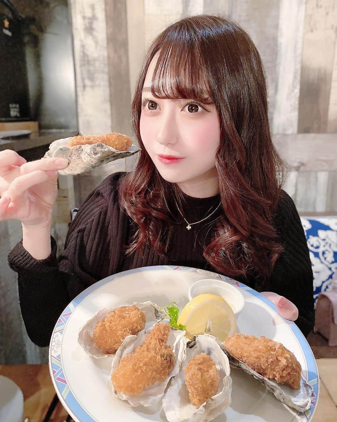 MI-MIさんのインスタグラム写真 - (MI-MIInstagram)「牡蠣フライと新しく出た ピスタチオのケーキが食べたくて 2回目の訪問❤︎ たくさん食べた〜〜🐱  #umiバル #新宿グルメ #東京グルメ #新宿バル #新宿イタリアン #魚介イタリアン #pr #トリドリベース」2月2日 21時20分 - mii__mi.chan