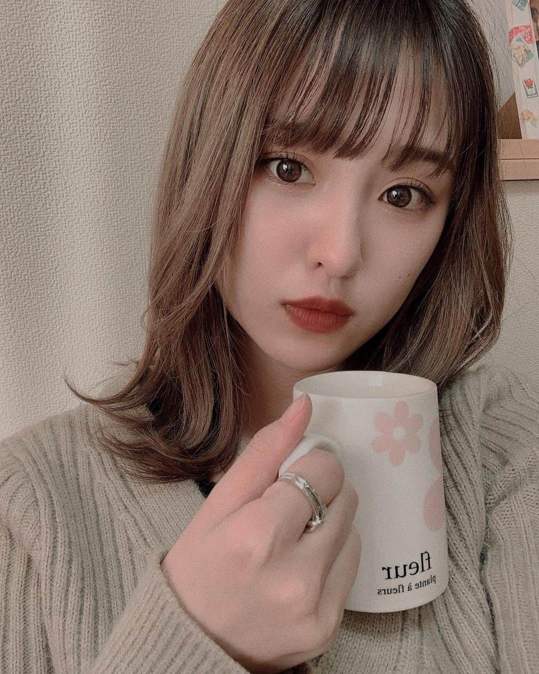 山田菜々美のインスタグラム：「. 明日髪の毛染めるんだっ🦖 . #u_dresser」