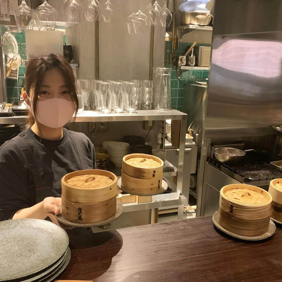 香港海鮮酒家 Lei U Munさんのインスタグラム写真 - (香港海鮮酒家 Lei U MunInstagram)「staffのれねちゃんです🤗 広島出身とても愛嬌があります🎊笑 気軽に声をかけて下さい😆✨  #レイユームン  #神戸中華料理  #住吉」2月2日 21時42分 - leiumun