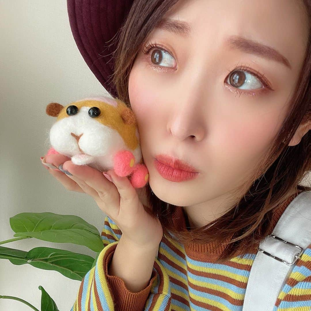 くまみきのインスタグラム：「PUIPUIモルカーにハマりすぎて初めて羊毛フェルトやってみたよ🐹❤️﻿ YouTubeみてね〜🥳✨﻿ ﻿ #PUIPUIモルカー #モルカー #羊毛フェルト #ぽてと #手芸 #DIY #くまみき手芸部 #puipuimolcar #youtube @molcar_anime」