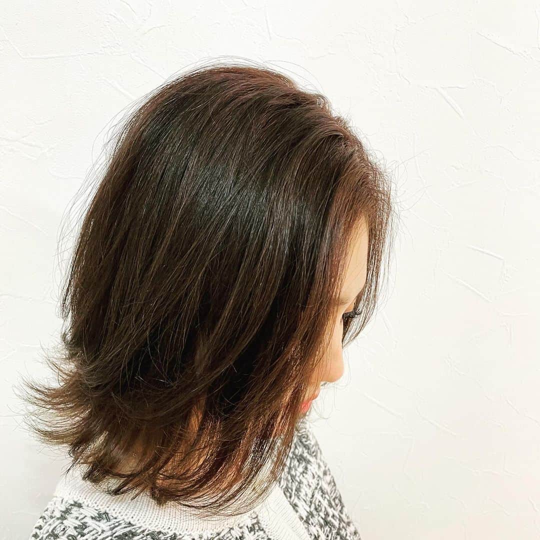 守田美咲のインスタグラム：「今回は#worldorder さんでcolorと今話題の#プリカール してもらったようっ💎✨  2枚目がトップにパーマ当てる前のヘアですっ😯 4枚目がプリカール後の濡れた状態のヘアなのにトップがめっちゃフワッと☁️💓  #プリカール の凄い所が、ブリーチしてても出来るし、パーマって痛むのにプリカール痛まへんから最高すぎっ🥺🎀  ヘアセットも毎日これから楽チン🧚🏼‍♀️」