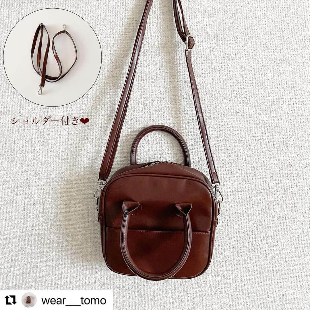 ショップにこにこさんのインスタグラム写真 - (ショップにこにこInstagram)「#Repost @wear___tomo ♡ with @make_repost ・・・  ﻿ こんばんは𓂂𓏸﻿ ﻿ 今日は可愛いくて2色買いしてしまった﻿ こちらのバッグをご紹介させてください☺️﻿ ﻿ @shopnikoniko ﻿ エコレザーミニボストンバッグ﻿ カラー : ブラック / ブラウン﻿ 品番 : 55247470（ZOZO）﻿ ¥3,849 今ならセールで¥2,749﻿ ﻿ ﻿ コンパクトサイズが可愛いボストンバッグ👜﻿ ﻿ 見た目よりも大容量入っちゃいます😳﻿ ﻿ 長財布も楽々と入りましたよ♡﻿ ショルダーバッグにもなる嬉しい2way使用です🌿﻿ ﻿ ﻿ シンプルながらも﻿ フェミニンにもカジュアルスタイルにも﻿ 馴染んでくれる優秀アイテムです🌼﻿ ﻿ ﻿ ﻿ ﻿ いつも見て頂きありがとうございます☺️✨﻿ お買い物の際の参考になれたら嬉しいです🕊♡﻿ ﻿ ﻿ 服のサイズなどの詳細はwearで……✏︎﻿ ___________________________________________﻿ #春コーデ#春先取り#プチプラコーデ#低身長コーデ#脚を出さないコーデ#ゆるり女子#ちびコーデ#淡色女子#淡色コーデ#大人カジュアルコーデ#着まわしコーデ#大人女子コーデ#オトナカジュア#ともふく#154センチコーデ#shopnikoniko#ショップニコニコ#ショップにこにこ_zozotown」2月2日 21時57分 - shopnikoniko