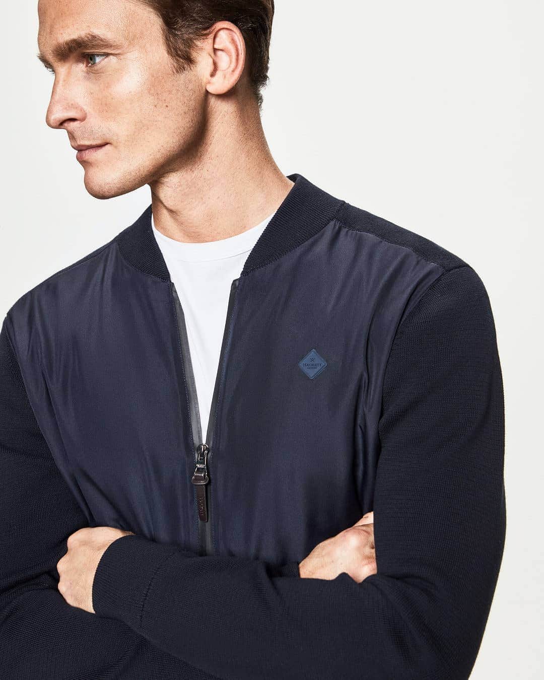 ハケットのインスタグラム：「A combination of elegance and comfort, our hybrid bomber jacket is designed for contemporary men who enjoy timeless style with an athletic twist #STAYHackett」