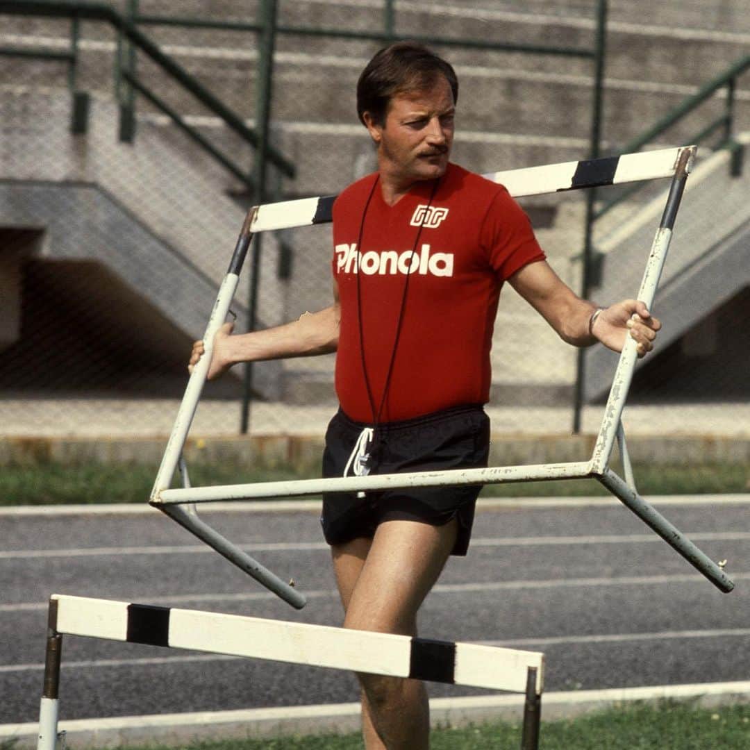 UCサンプドリアのインスタグラム：「Buon compleanno, Renzo #Ulivieri. 🎂8️⃣0️⃣🎉」