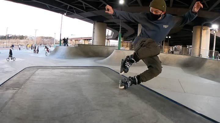 安床武士のインスタグラム：「Back slide to Soul. 🎥 @tsukasa_jmkride . Shot on #goprohero9 . @usdskates  @goodskates_inc  @canamonroad_japan  @lzbn_official  @papasu1048  @goprojp  #usdskates #usdaeon #aeon72 #rollerblading #inlineskate #blading #インラインスケート #ローラーブレード #goprojp #gopro」