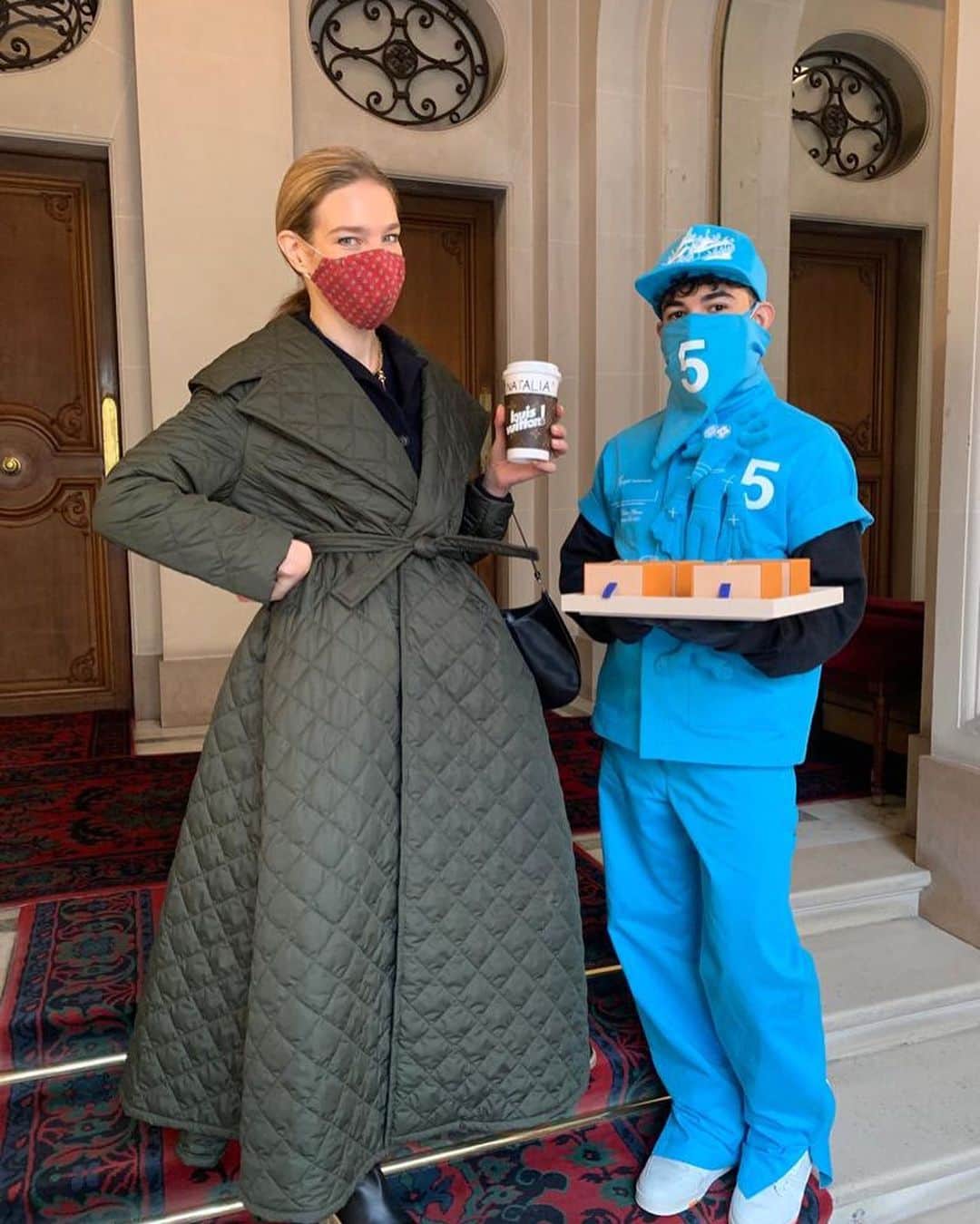 ナタリア・ヴォディアノヴァのインスタグラム：「this was such a cute surprise @louisvuitton @virgilabloh 🥤🤩🙏🥰 thank youuuuu❤️」