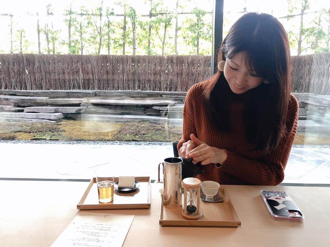 のインスタグラム：「玉露。味わいました🍵 都会のど真ん中(表参道)でこんなにゆったりした時間が過ごせるお店、有難いなあ。 また行きたい。 ・ #表参道カフェ #表参道ランチ #表参道グルメ  #玉露 #日本料理 #和食ランチ #お茶の時間 #お茶時間  #お茶のある暮らし #茶洒金田中」