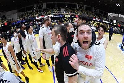 のインスタグラム：「ひたすらカメラ目線。笑 カメラがあると見ちゃうよなー👀 これは俺だけじゃないはず。笑 ここまでくるとカメラが狙ってんのかって疑うレベル😂📸 これからもよろしくお願いします😂👍」