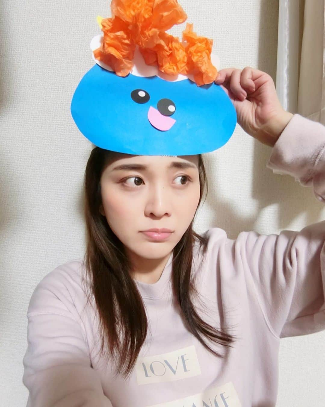 東紗友美さんのインスタグラム写真 - (東紗友美Instagram)「今年もあなたの作る鬼は、怖くないな👹 こんな優しいお顔の鬼が来たら、みんなで仲良くしたくなるねぇ〜、と彼女とおしゃべりしました😊  豆もぶつけてくれたけれど、これがもう、 まったくもって痛くなくて、 というよりきちんと投げられるようになったことに感激で、 自ら娘の投げる豆におおいにあたりにいく始末です(^_^;) #節分　  👹おすすめ鬼映画👹 #セッション ...フレッチャー先生 #フルメタルジャケット  ...ハートマン軍曹 #プラダを着た悪魔 ...ミランダ編集長  って違う鬼ですね👹👏 #映画好きな人と繋がりたい  #映画鑑賞 #ワーママ」2月2日 22時30分 - higashisayumi