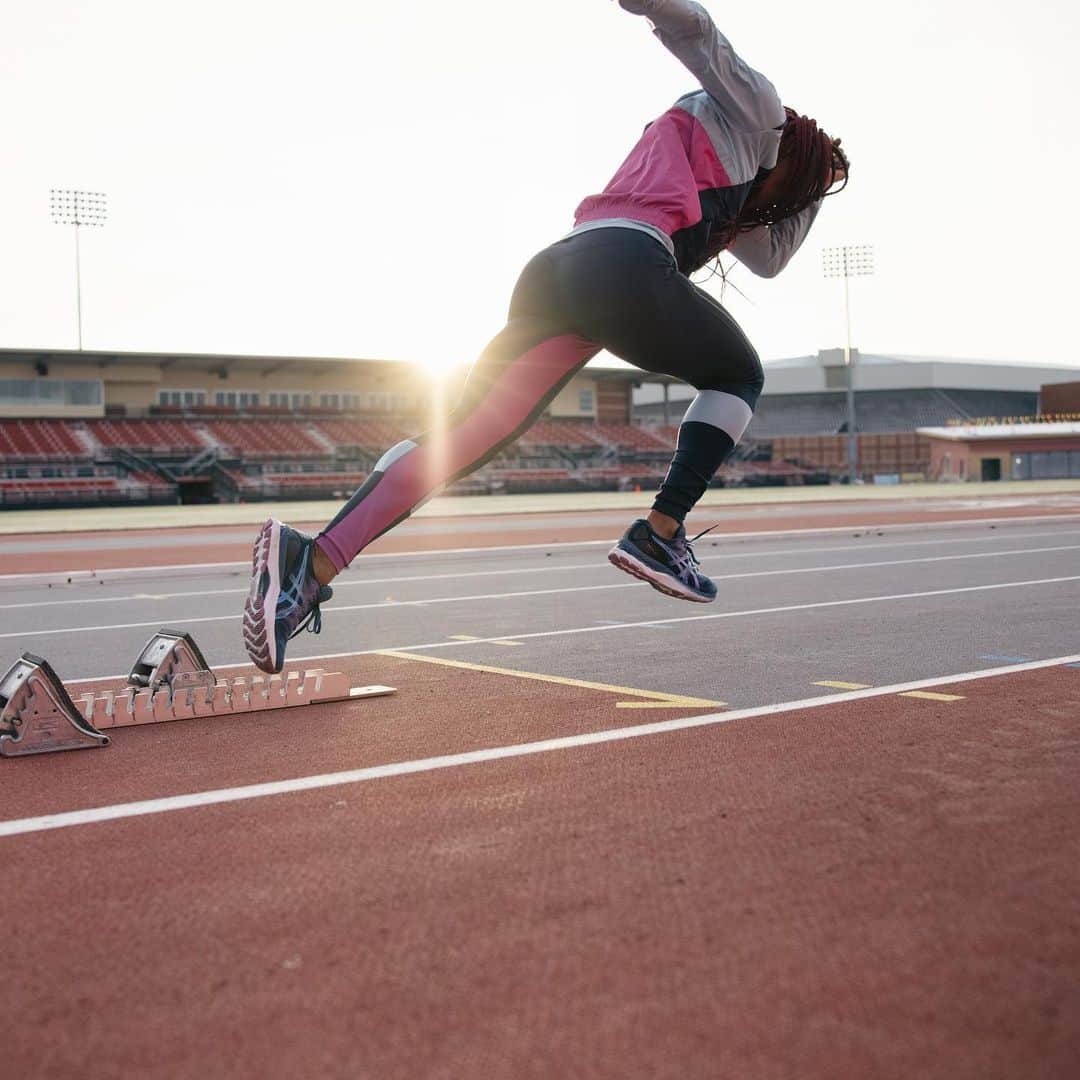ASICS Americaさんのインスタグラム写真 - (ASICS AmericaInstagram)「"Your mind has to be in order before your body will be and I never understood that until I fought through an injury last year. I've also learned that running and track is so mental – you have to make your mental health a priority in order to succeed." - @_kiaraparker, ASICS Track + Field Athlete #SoundMindSoundBody」2月2日 22時33分 - asics