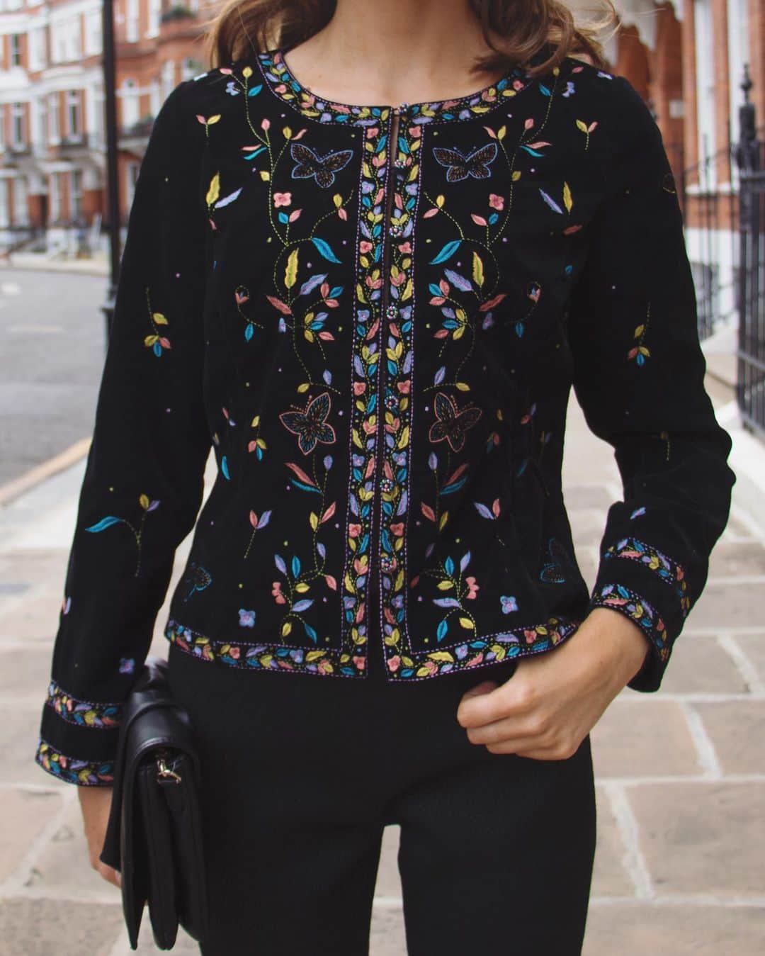 キャロライン チャールズのインスタグラム：「The Butterfly Jacket is an embroidered velvet for all occasions. A neat fit, finished with beaded buttons for that added touch of luxury.   #butterfly #velvet #beaded #embroidered #ootd #ootdfashion #wardrobeinspiration #fashion #luxuryfashion #fashioninspo #british #britishstyle #britishfashion #britishdesigner #fashiondesigner #streetshoot #fashionshoot #luxuryfashion #lifestyle #luxurylifestyle #eveningwear #aw20 #shoponline #onlineshop」