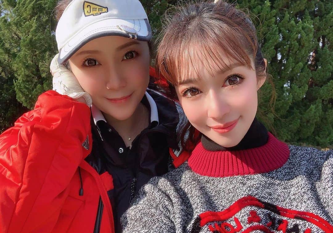 MISAのインスタグラム：「こないだのまいちゃんと⛳️🤍 あぁ〜楽しかったぁぁ🤍✌︎✌︎ . #golf#golflife#golfstagram#golfgirl#ゴルフ#ゴルフ女子#女子ゴルフ#ゴルフ好きな人と繋がりたい」