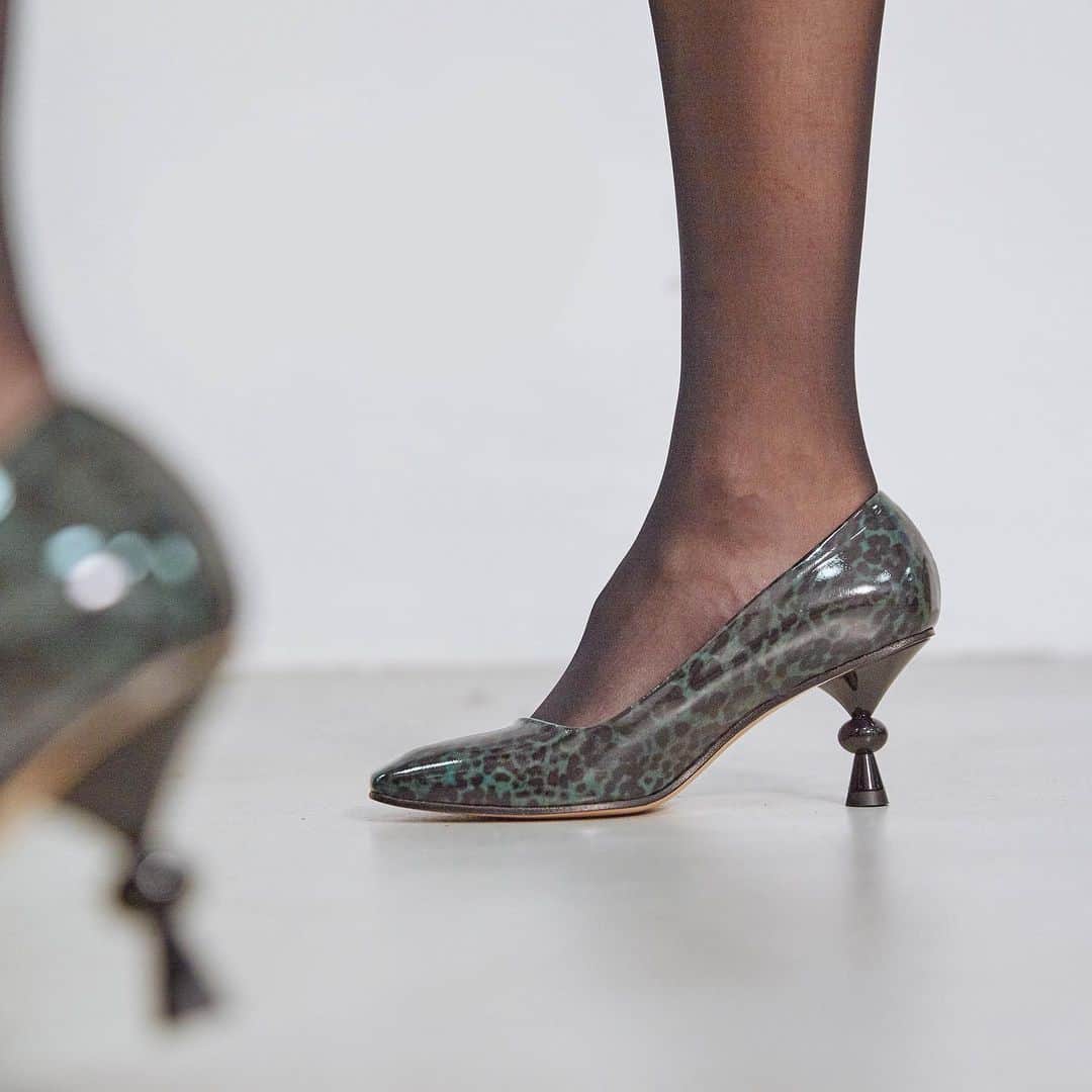 ジャンカルロパオリのインスタグラム：「Last days to join further reductions on FW20/21.  SALES UP TO 50% OFF   Shop now on our website, @ giancarlopaoli.com   #GiancarloPaoli #FallWinter #Woman #Collection #Shoes #Feminime」