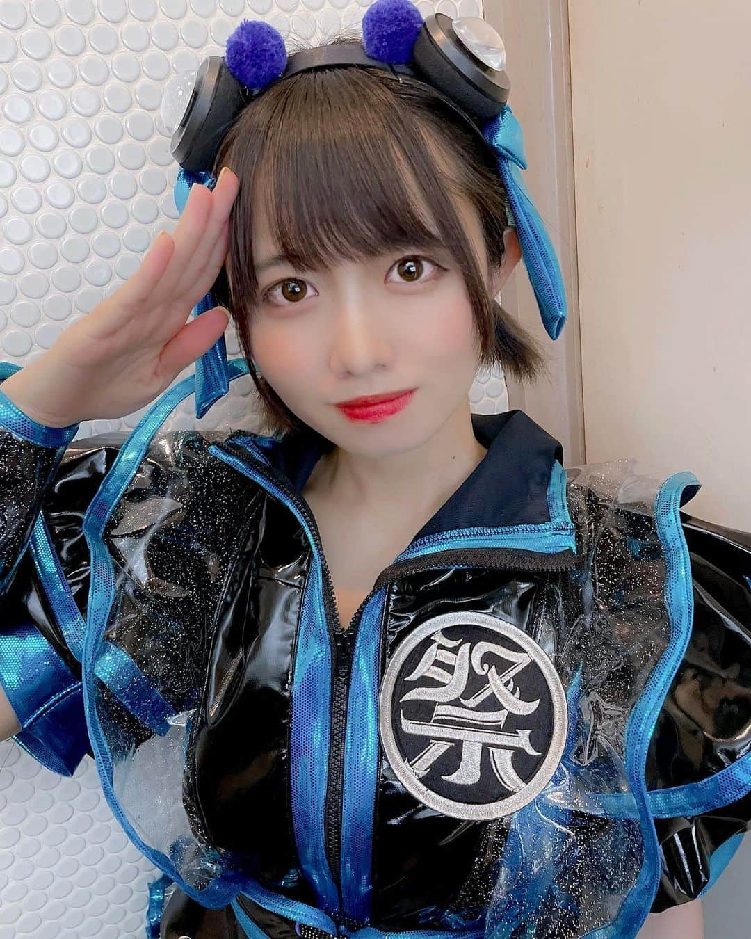 南茉莉花さんのインスタグラム写真 - (南茉莉花Instagram)「新しい衣装〜㊗️  フード被るとなんかかっこいいから早くみんなに見て欲しい！  今日ツインテールできるか不安だったけど上手くできてよかった!  好き？  #ツインテール #ショートヘア  #アイドル #idol #japanese  #ツインテールの日 #blue #photooftheday」2月2日 22時49分 - marika_ramen