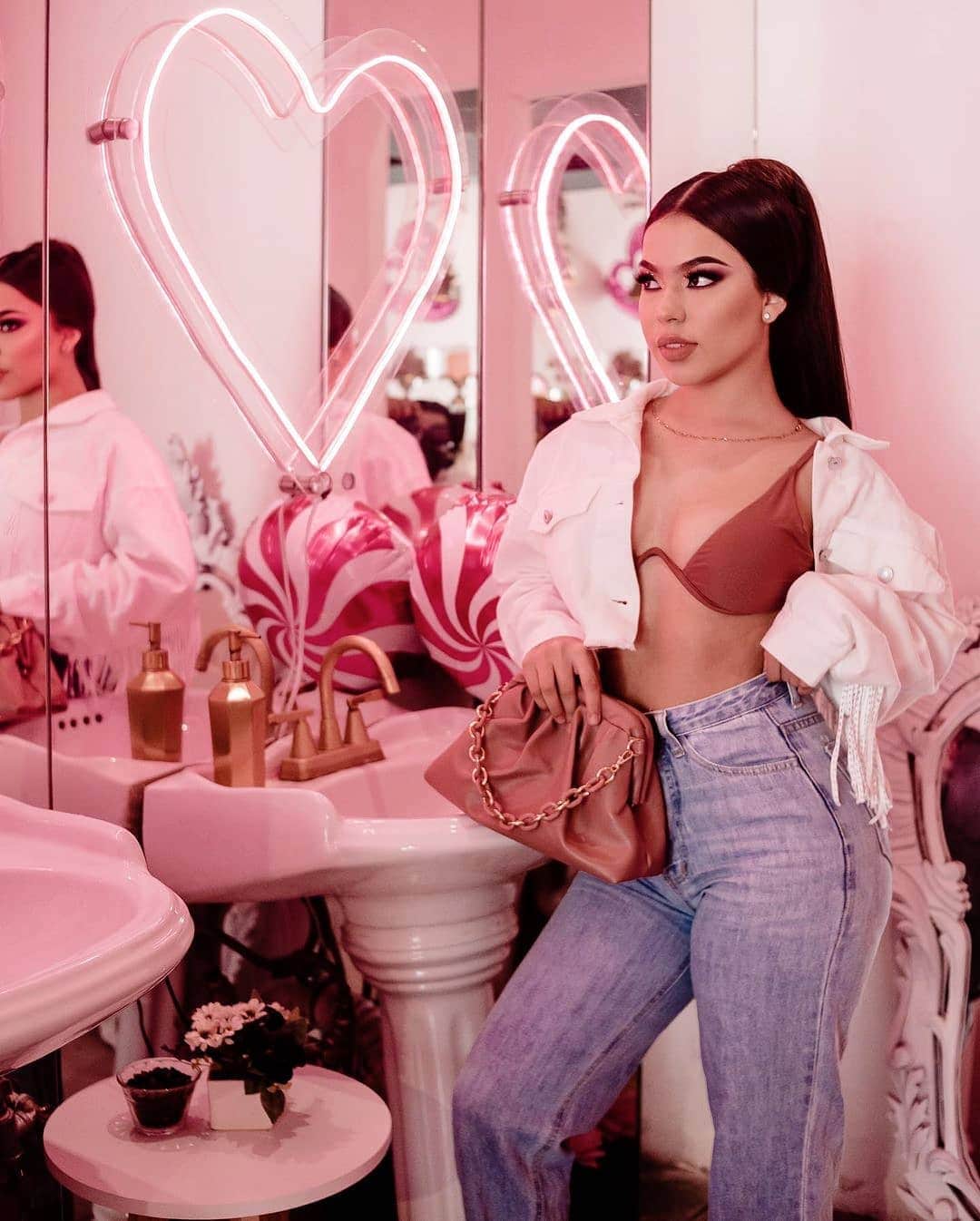 SHEINのインスタグラム：「Play it cool ⚡  @ximenapedz  Shop Item #: 1109360, 1084989  #SHEINgals #SHEINstyle #SHEINSS21 #SHEINValentines」