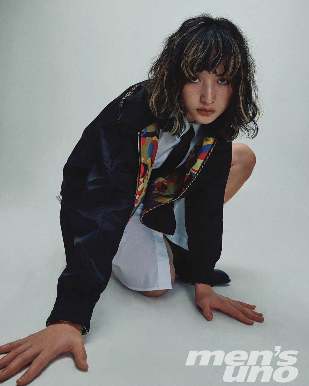 ハンナ・チャンのインスタグラム：「My latest interview @mensunohk 二月號 🤍  Photo @m.a.t.t.h.u.i Styling @charles_wghou Wardrobe @calvinklein #mycalvins」