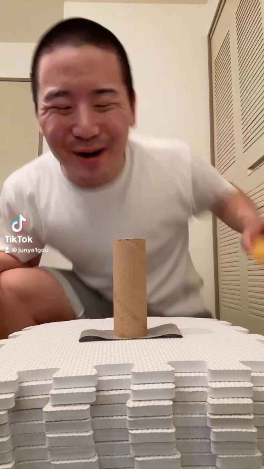 のインスタグラム：「Ping-pong ball Challenge ピンポン玉チャレンジ」