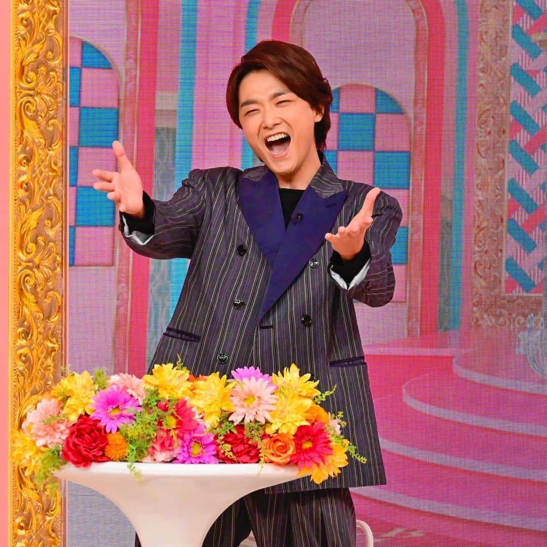 吉田ナオキのインスタグラム：「今夜22時放送の 「幸せ！ボンビーガール」 初MCの芳雄さんスタイリング💁‍♂️  #井上芳雄　#スタイリング」