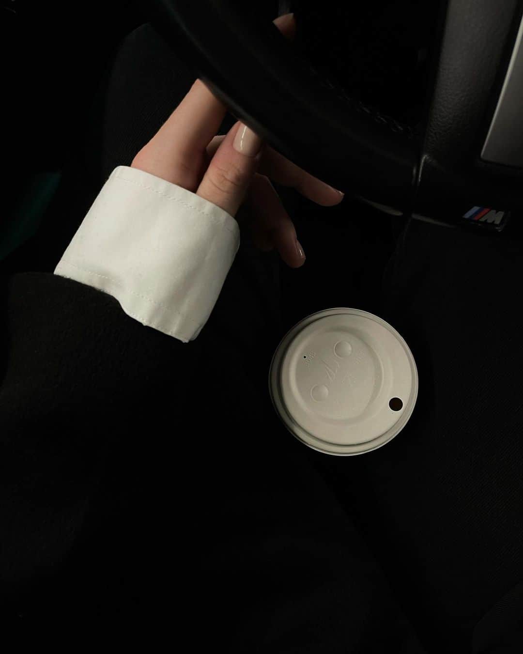 Mathilde Goehlerのインスタグラム：「Afternoons on the go ☕️」