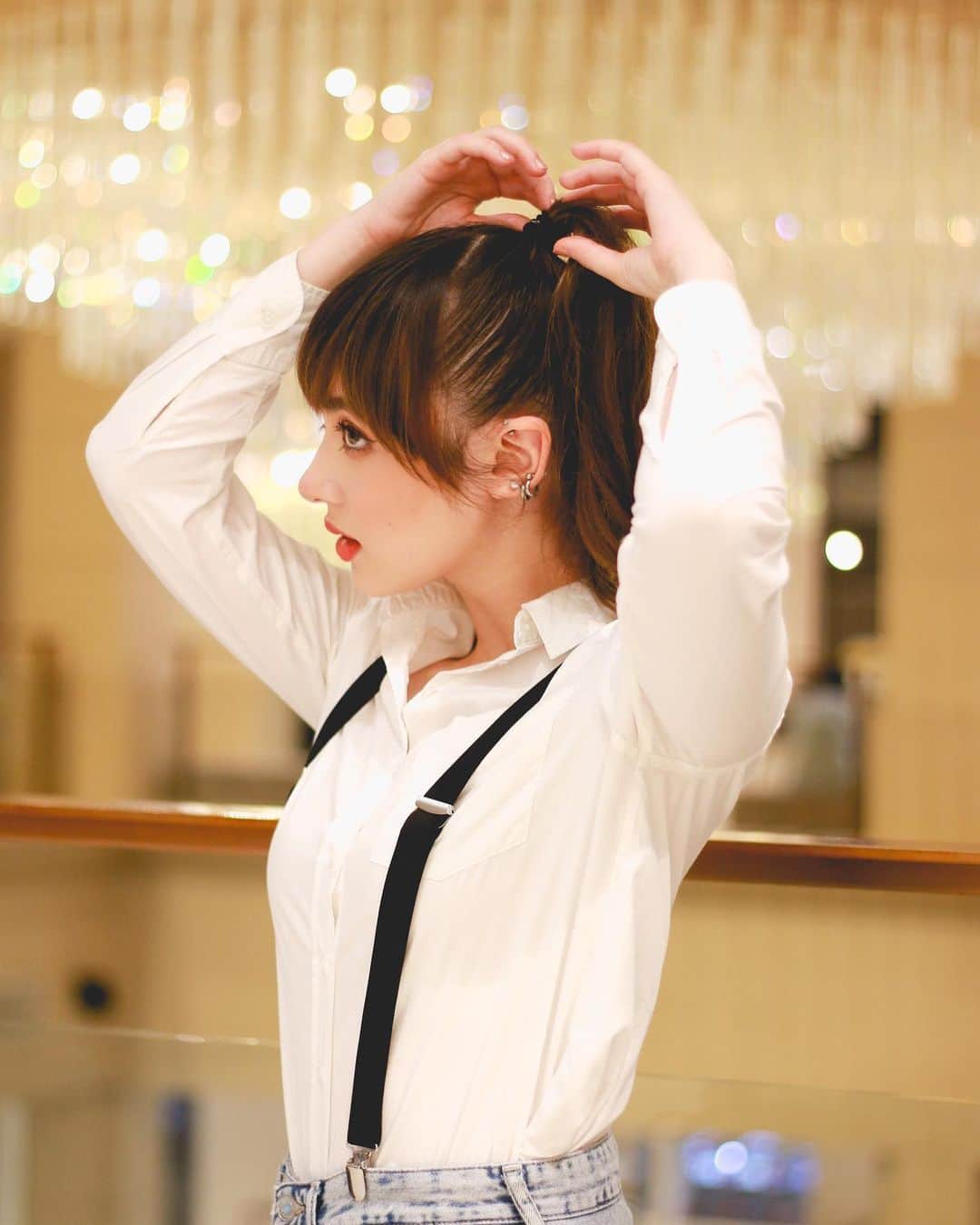 ヤンニーン・ワイゲルのインスタグラム：「คิตตี้อาจจะเป็นแมว แต่ถ้าคิดถึงอีกแล้วอาจจะเป็นเธอ😺」