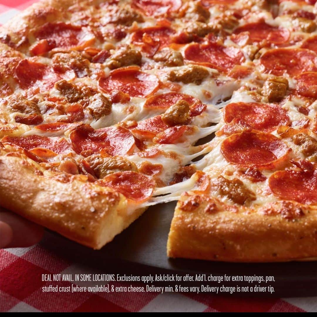 Pizza Hutのインスタグラム：「Is it #GroundhogDay or do we just love reliving the same $10 Tastemaker™ over and over again?」