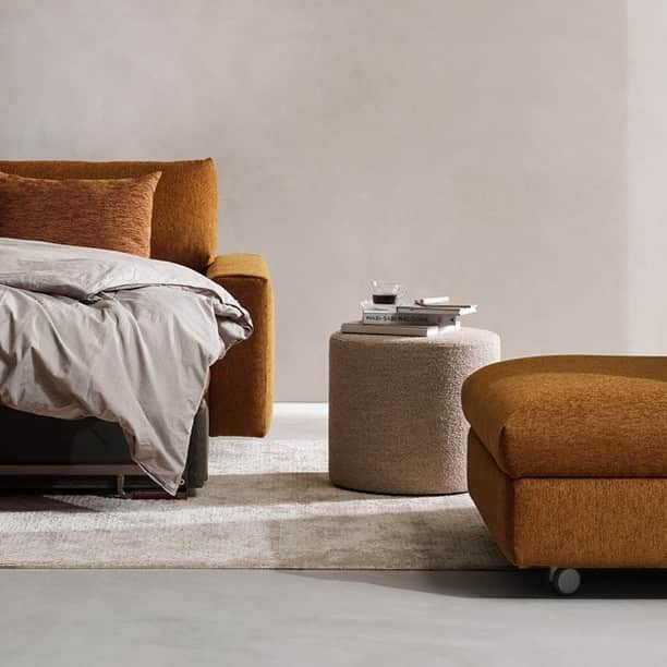 BoConceptさんのインスタグラム写真 - (BoConceptInstagram)「ANY STYLE AS LONG AS IT’S YOURS with our new mid-season capsule collection, including our Taylor sofa bed.   The design comes in two sizes, is effortless to operate and yours in any of 120+ fabrics and leathers.   Explore the collection now through link in bio.  #boconcept #liveekstraordinaer #newcapsulecollection21 #danishdesign #interiordesign #homeinspo #bedroom」2月2日 23時43分 - boconcept_official