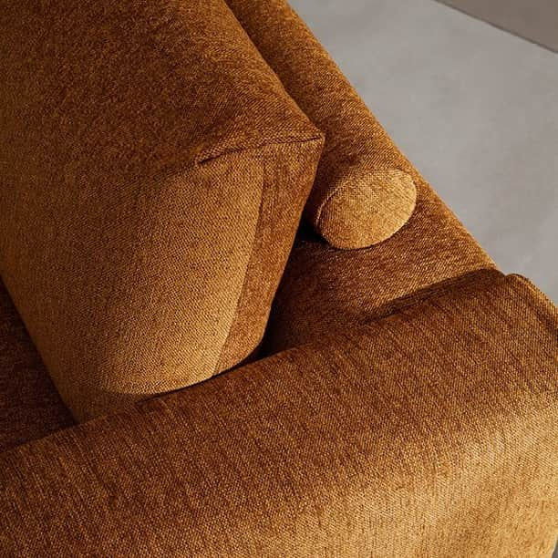 BoConceptさんのインスタグラム写真 - (BoConceptInstagram)「ANY STYLE AS LONG AS IT’S YOURS with our new mid-season capsule collection, including our Taylor sofa bed.   The design comes in two sizes, is effortless to operate and yours in any of 120+ fabrics and leathers.   Explore the collection now through link in bio.  #boconcept #liveekstraordinaer #newcapsulecollection21 #danishdesign #interiordesign #homeinspo #bedroom」2月2日 23時43分 - boconcept_official